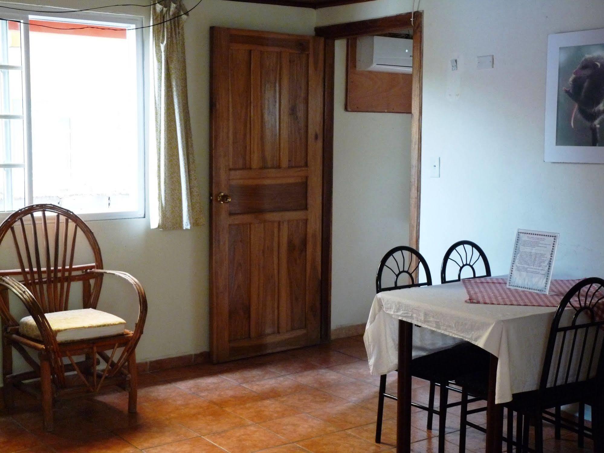 Hotel Posada Isla Chica Bocas del Toro Экстерьер фото